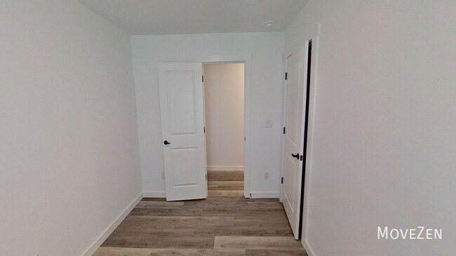 Building Photo - 277 Vanderbilt Rd