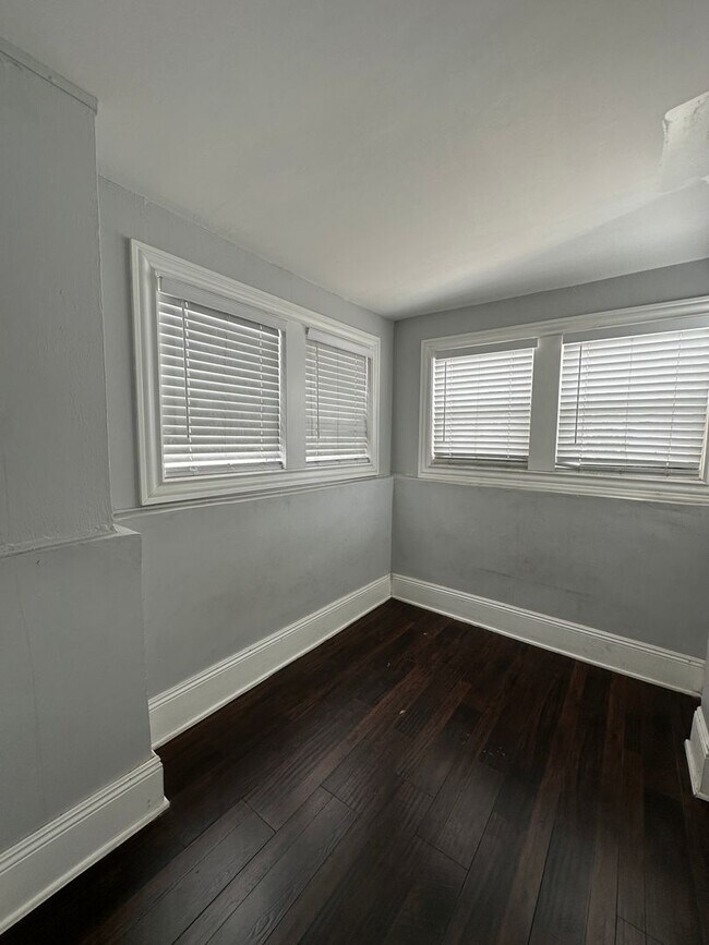 Building Photo - 1162 St Andrews Pl