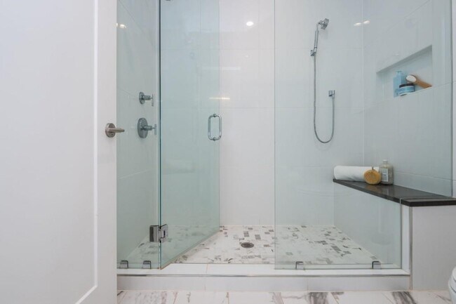 Building Photo - 1494 Red Fox Dr NE