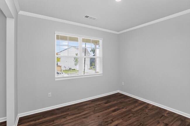 Building Photo - 383 King Vlg