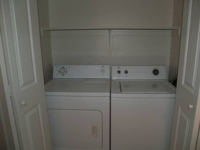 Building Photo - 336-2 E Limberlost-