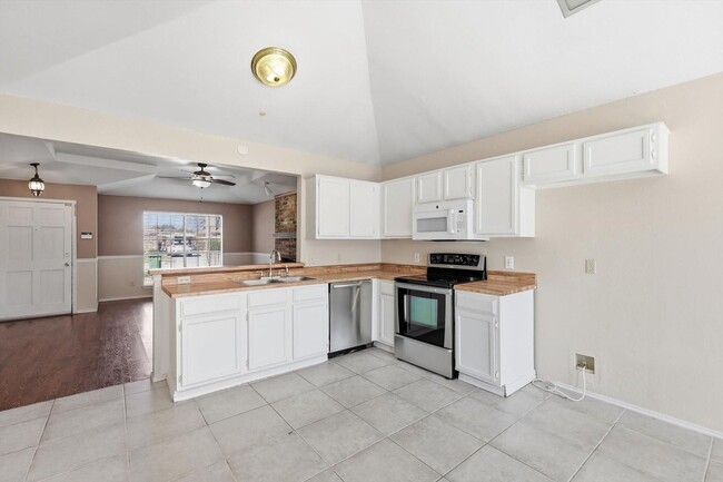 Building Photo - Half of Duplex Ready for New Tenants- 2 Bed, 2 Bath- North Richland Hills- Birdville ISD- 76180