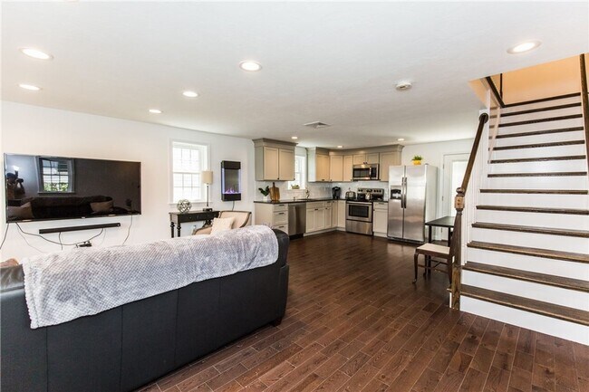 Building Photo - ****Providence – Eastside/Fox Point Single Family - $2,550****