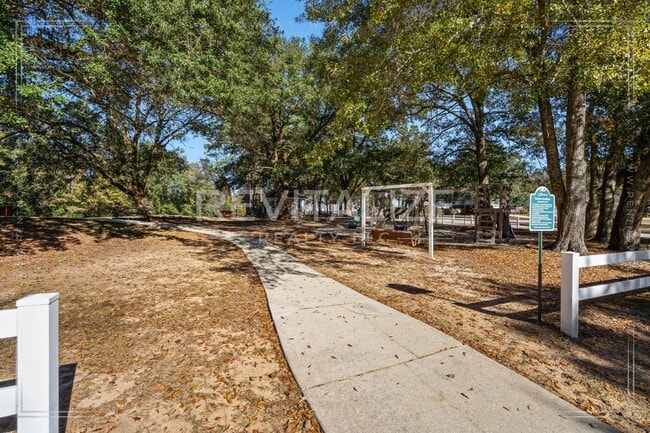 Building Photo - Beautiful 4-Bed 2-Bath Home on Corner Lot in Gated Community