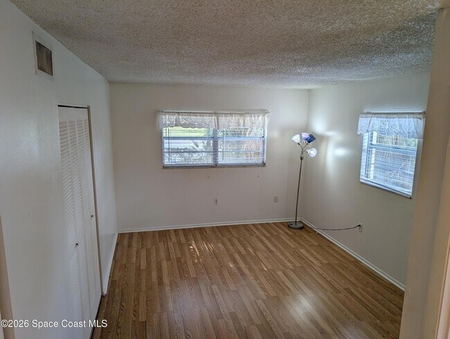 Building Photo - 3135 Shady Dell Ln