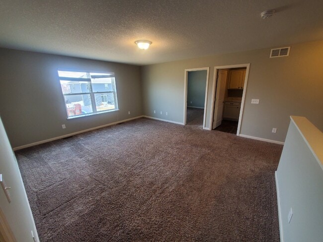 Building Photo - 5 BR 3 BA Single Family Home in North Hugo Minneapolis