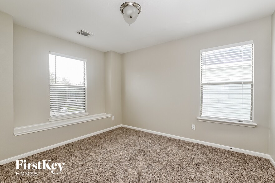 Building Photo - 339 Remington Harbor Ct