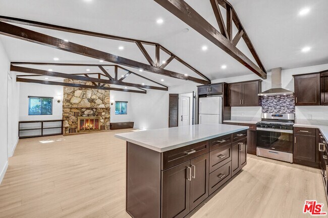 Building Photo - 9642 Tujunga Canyon Blvd
