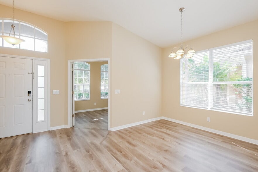 Building Photo - 5234 Clover Mist Dr