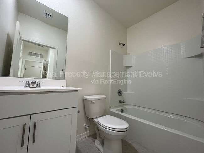 Building Photo - 4722 N 194th Dr