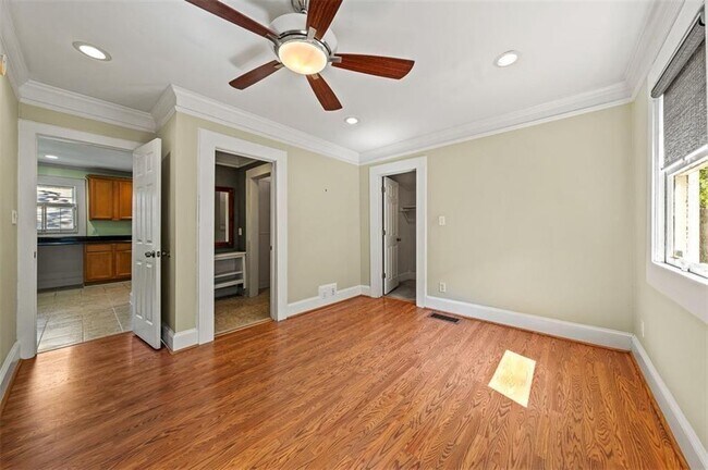 Building Photo - 2220 Newnan St