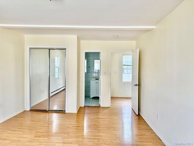 Building Photo - 223 Jackson Ave