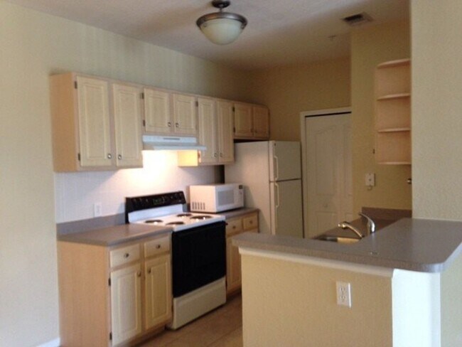 Building Photo - 5521 Legacy Crescent Pl