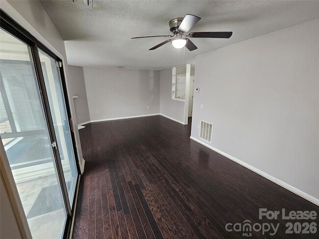 Building Photo - 4811 Spring Lake Dr