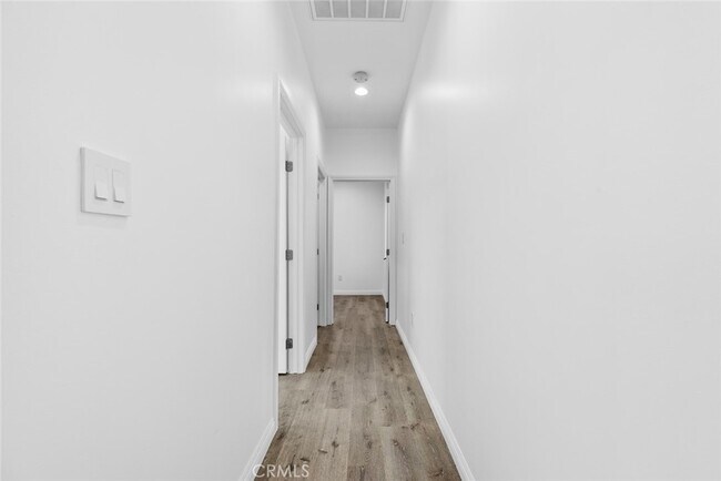 Building Photo - 10863 Nettleton St
