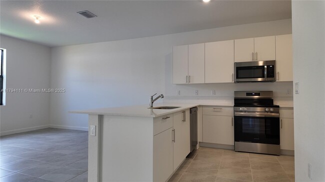 Building Photo - 3016 Park Pl