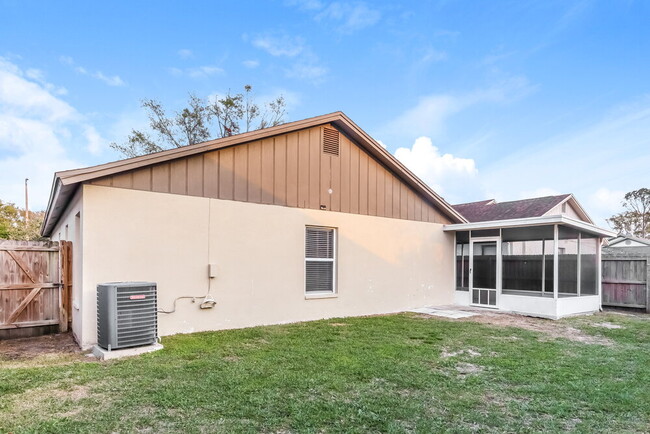 Building Photo - 1411 Wickford Pl