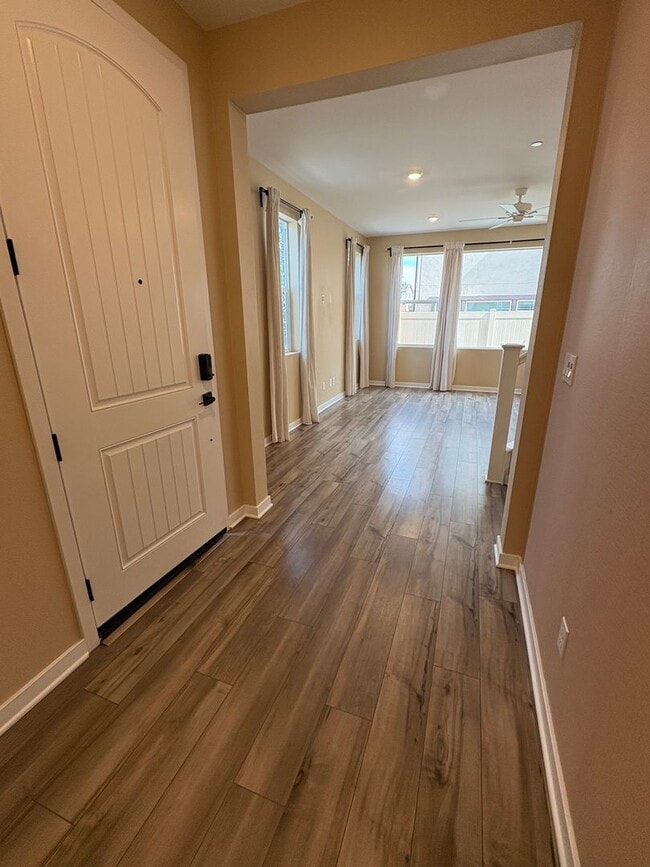 Building Photo - Beautiful Home Bedford Community!