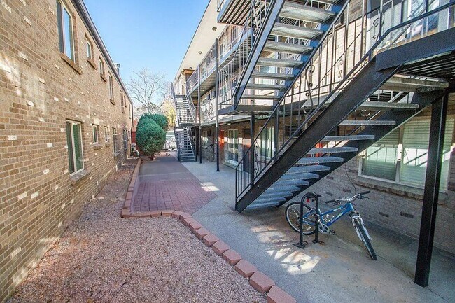 Building Photo - 263 N Grant St