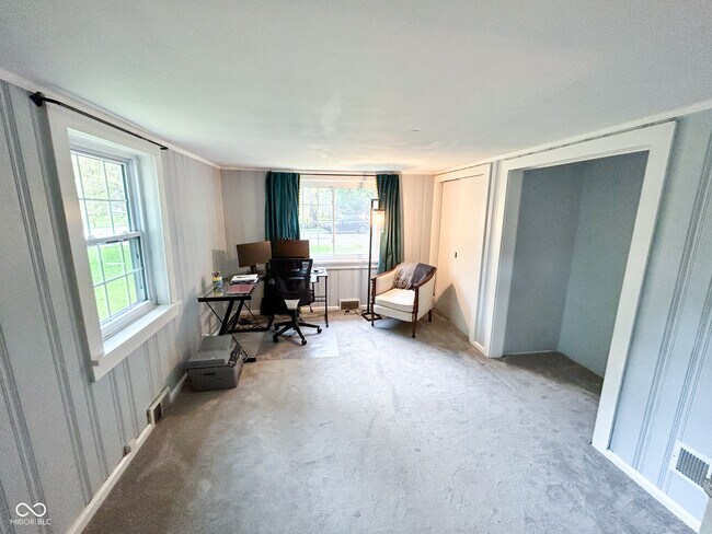 Building Photo - 5805 Norwaldo Ave