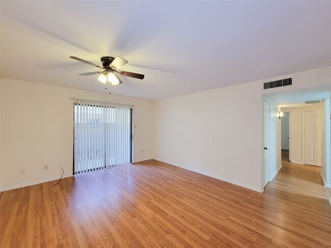Building Photo - 8435 Hearth Dr