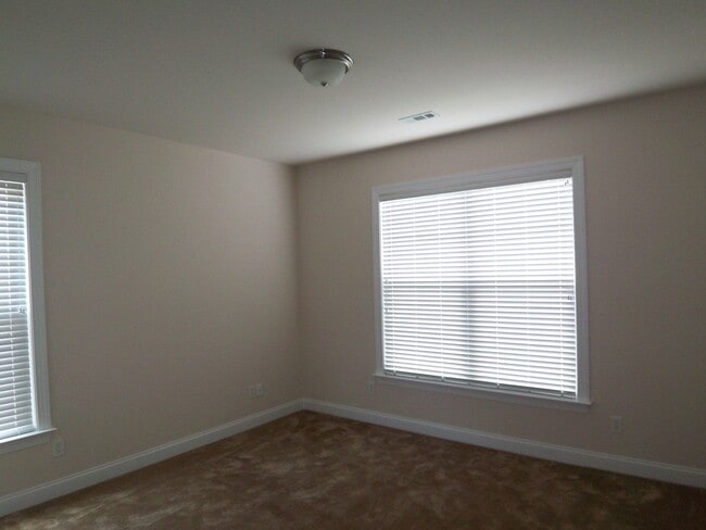 Building Photo - Immaculate 4/3 Home in Cureton! COMING SOON!