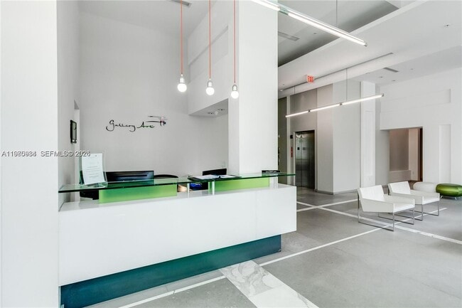 Building Photo - 333 NE 24th St