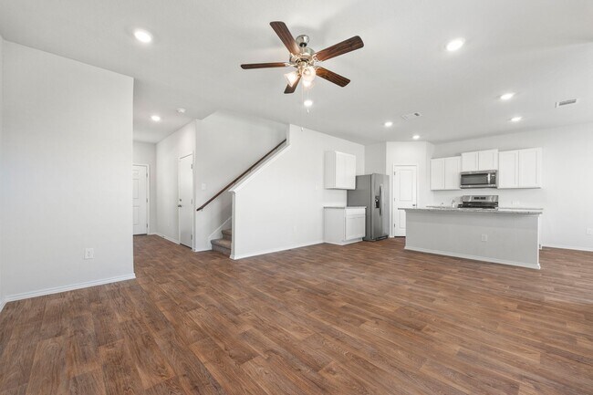 Building Photo - 4 Weeks Free!! Like New Home In The Preserve at Medina!!!