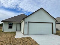 Building Photo - 326 Rd 5138
