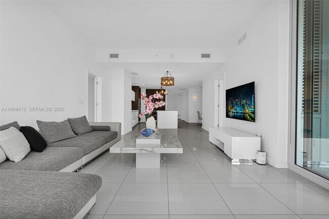 Building Photo - 851 NE 1st Ave