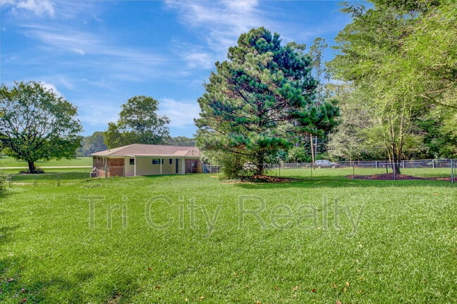 Building Photo - 214 Brooks Rd