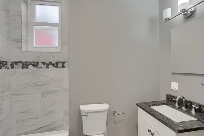 Building Photo - 5619 Hays St