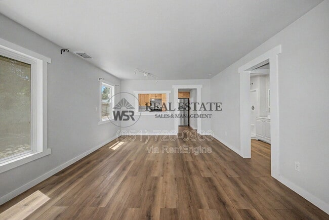 Building Photo - 1030 E Brockton Ave