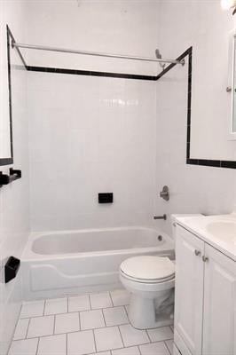 Building Photo - 163 Christopher Columbus Dr