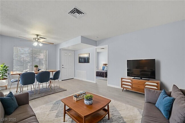 Building Photo - 4730 Nara Vista Way