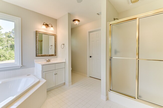 Building Photo - 4135 Fox Brush Dr