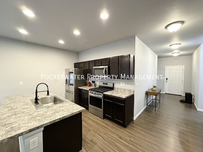 Building Photo - 1115 Sherman Dr