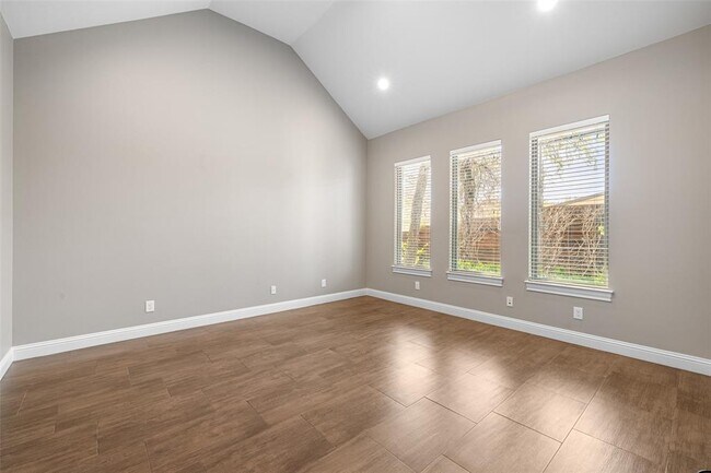 Building Photo - 1017 S Quinlan Park Rd