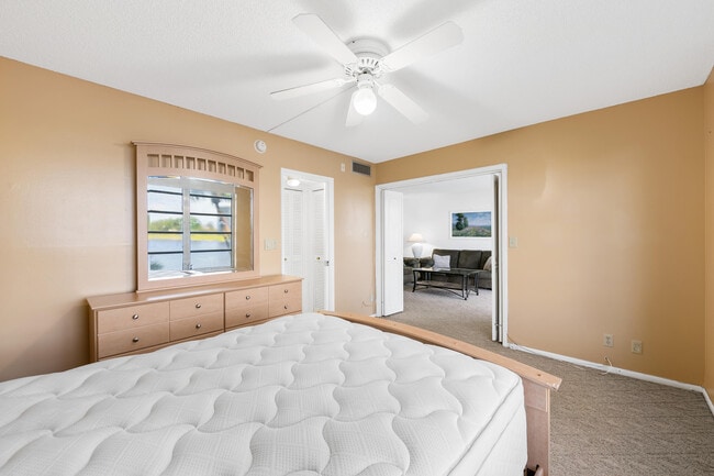 Building Photo - 3051 N Course Dr