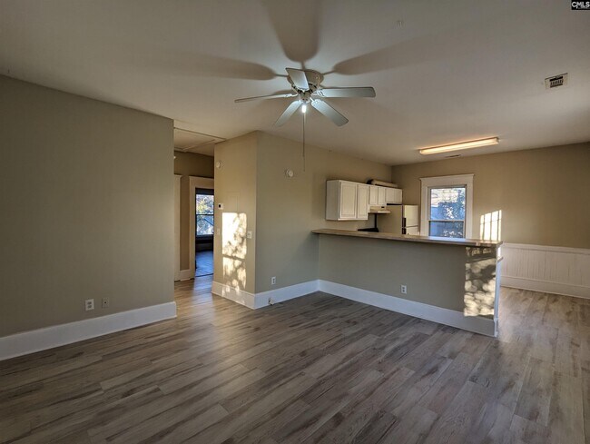 Building Photo - 3121 Rosewood Dr