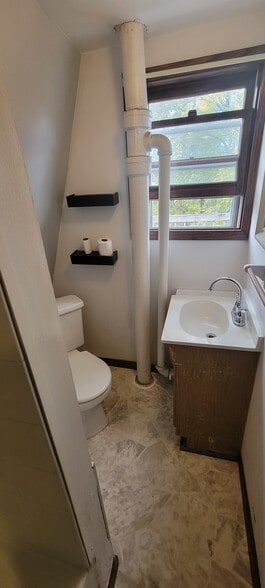 Bathroom - 353 Emma St