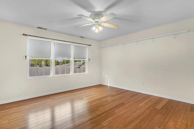 Building Photo - 1742 Dogwood Dr