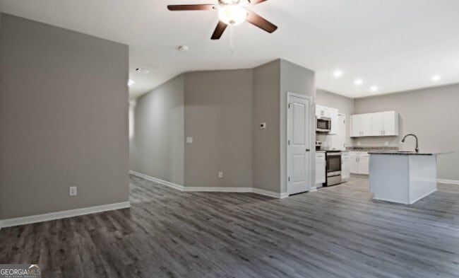 Building Photo - 87 Mineral Springs Ln