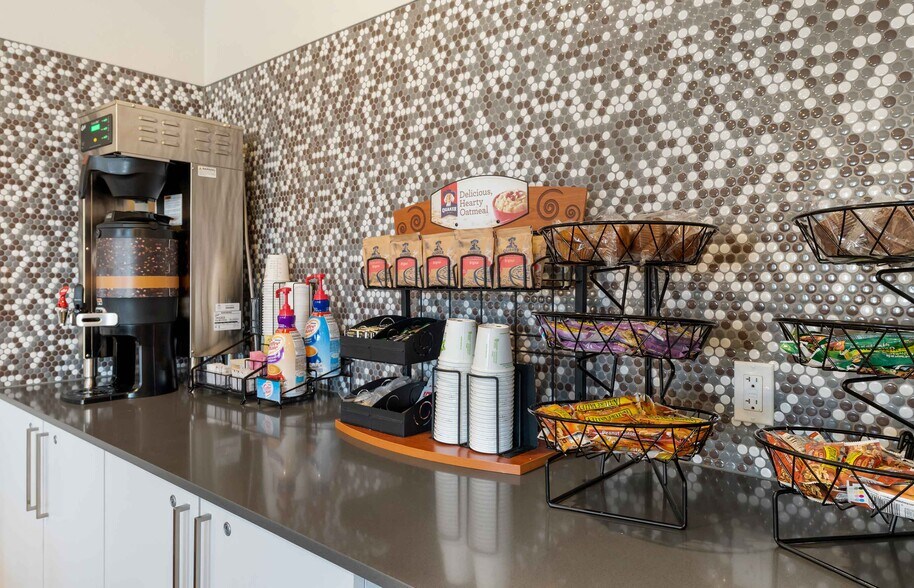 Building Photo - Furnished Studio-Minneapolis - Airport - Mendota Heights