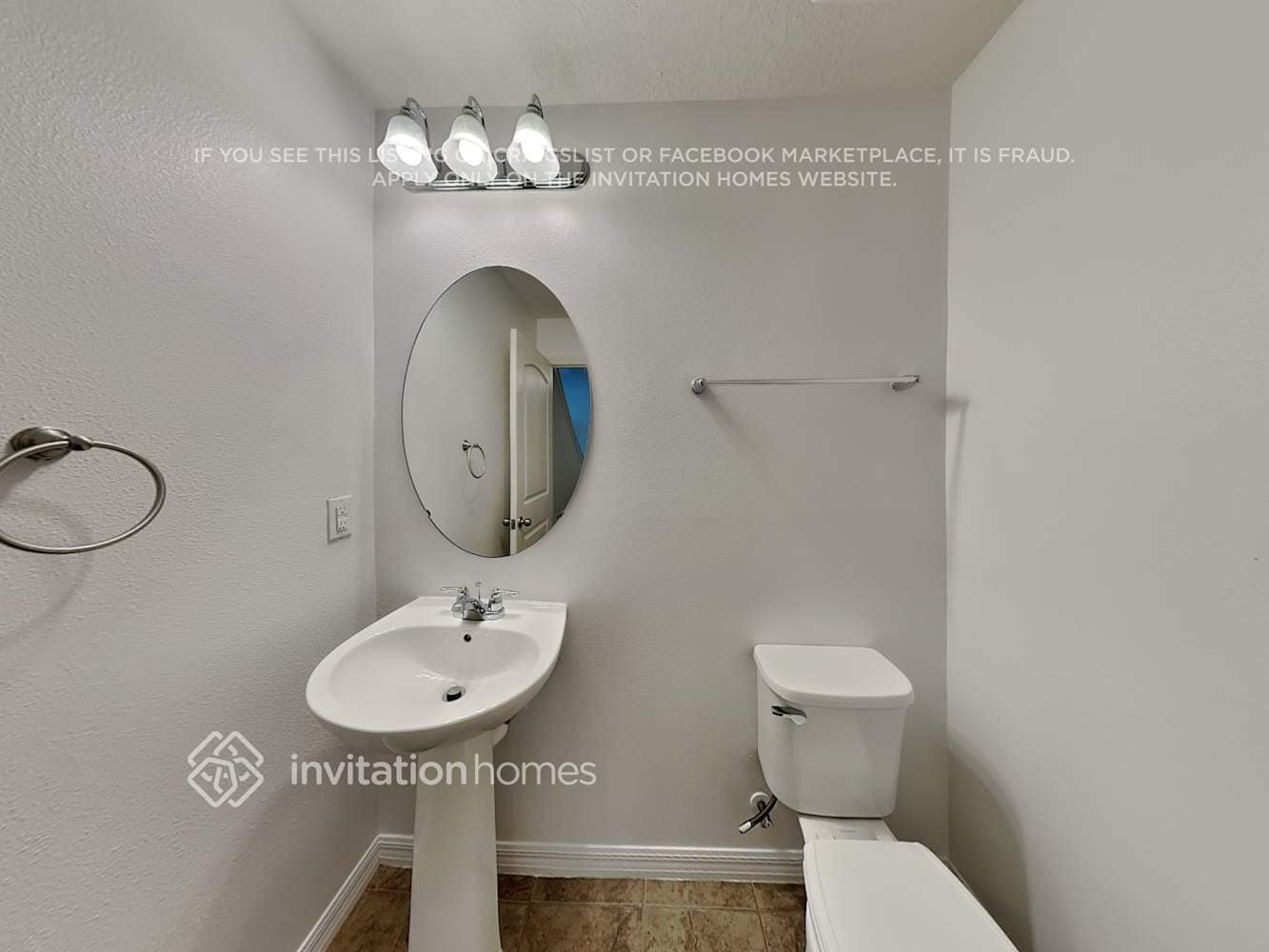 Building Photo - 10420 Laguna Plains Dr