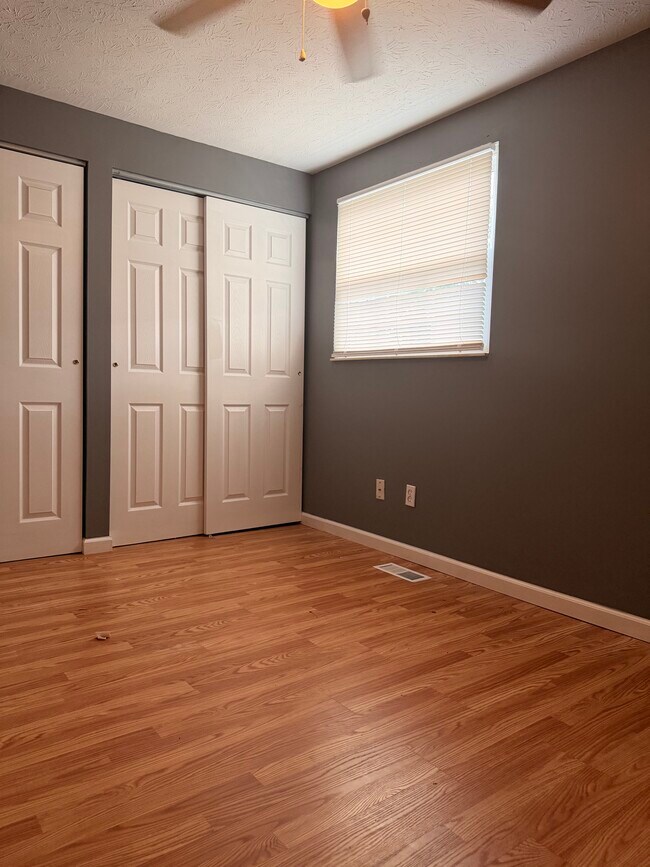 Building Photo - 2950 Mossy Brink Ct