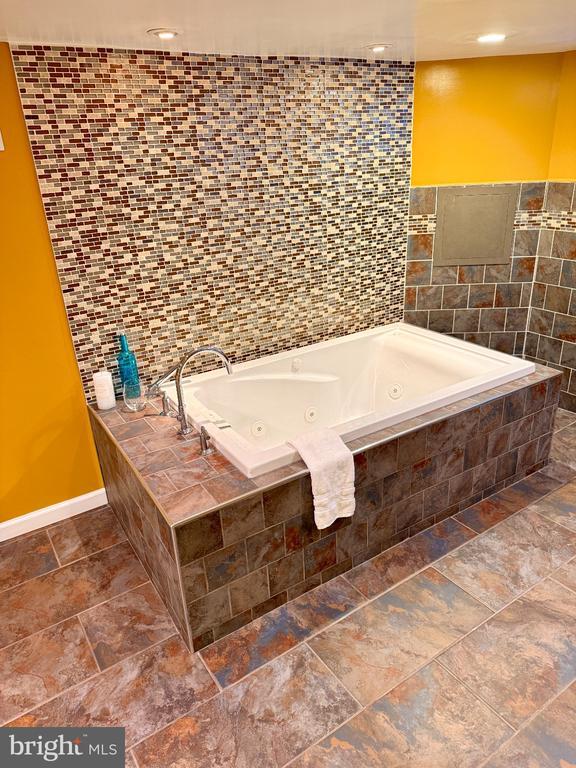 Building Photo - 1407 S 28th St