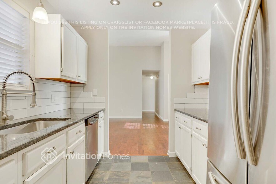 Building Photo - 893 Columbia Ct