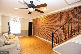 Building Photo - 524 S Bouldin St