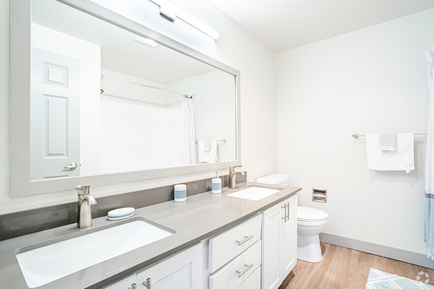 3BR, 2BA - 1,248SF - Bathroom - Olin Fields Apartments